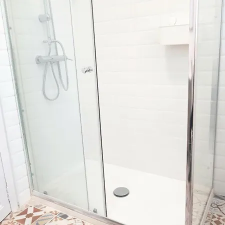 Apartamento Pintor Salvador Abril